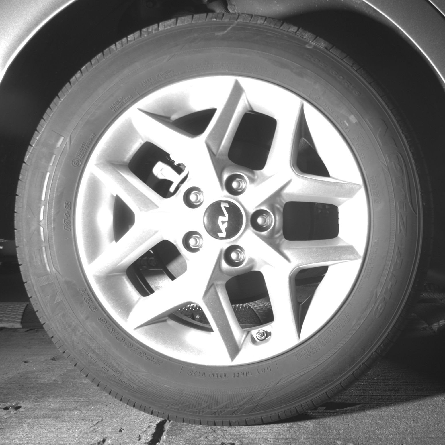 Used 2025 Kia Soul LX w/ LX Technology Package FWD image 15