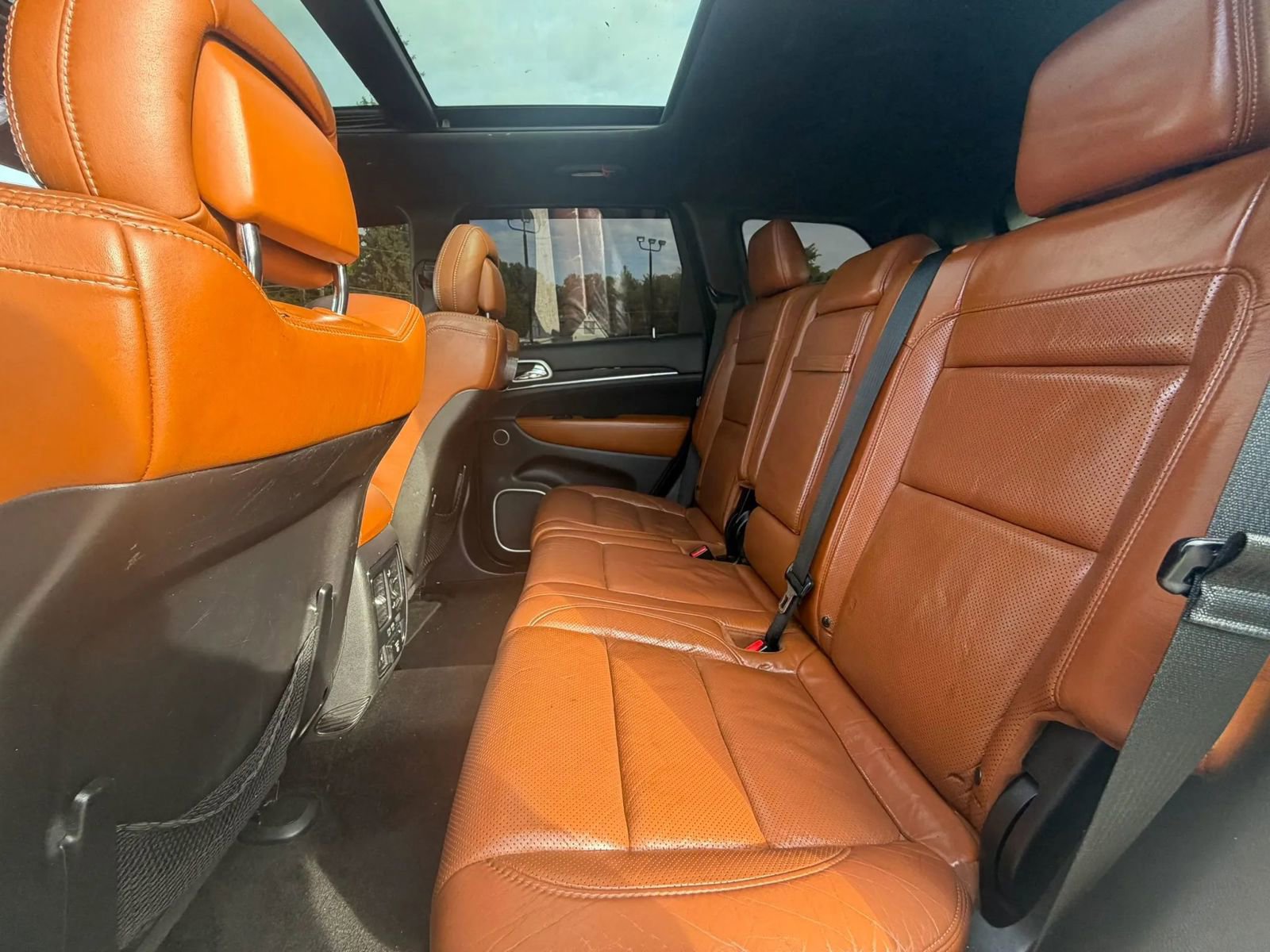 Used 2015 Jeep Grand Cherokee SRT AWD/4WD image 6