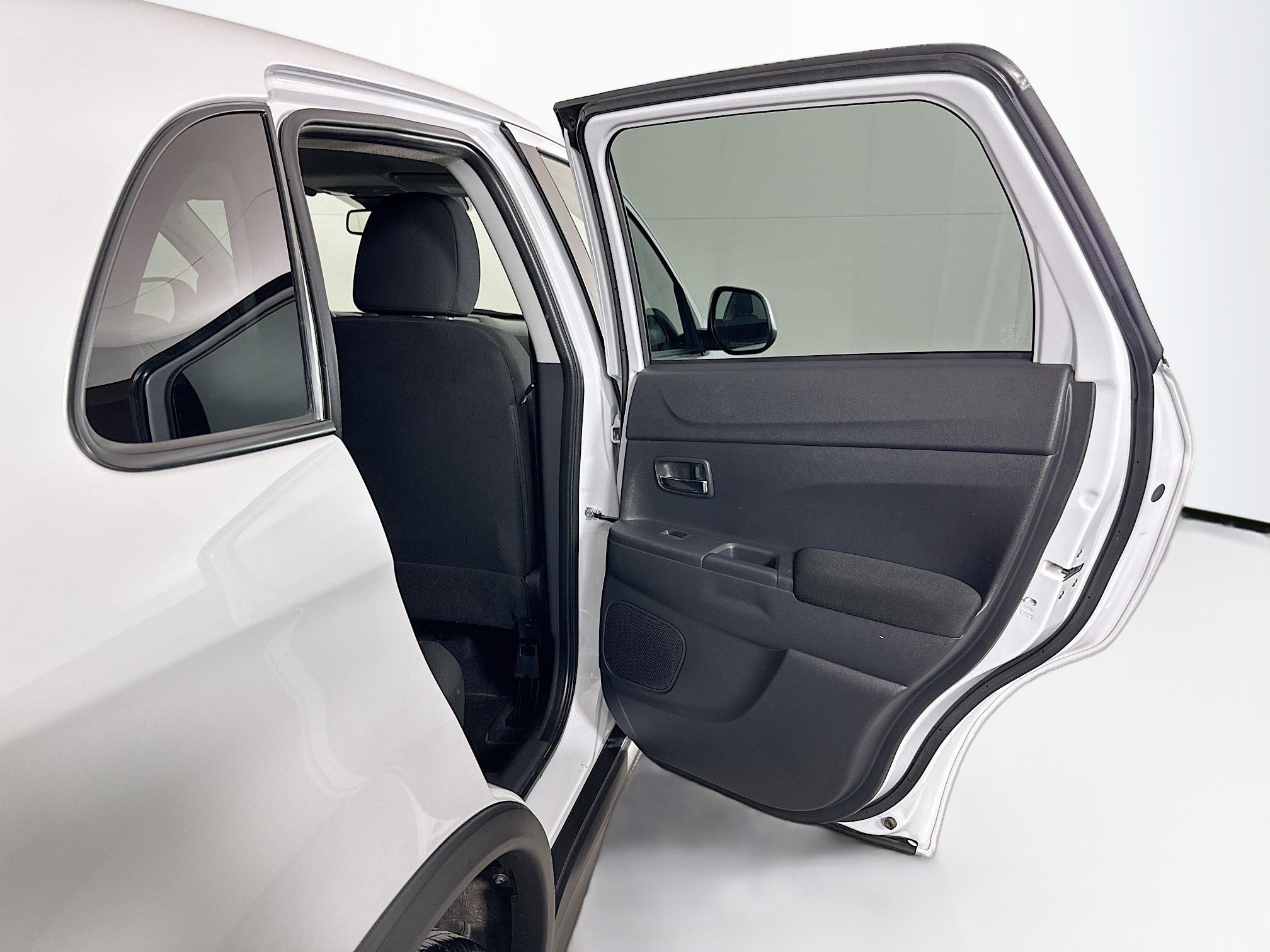 Used 2024 Mitsubishi Outlander Sport ES image 27