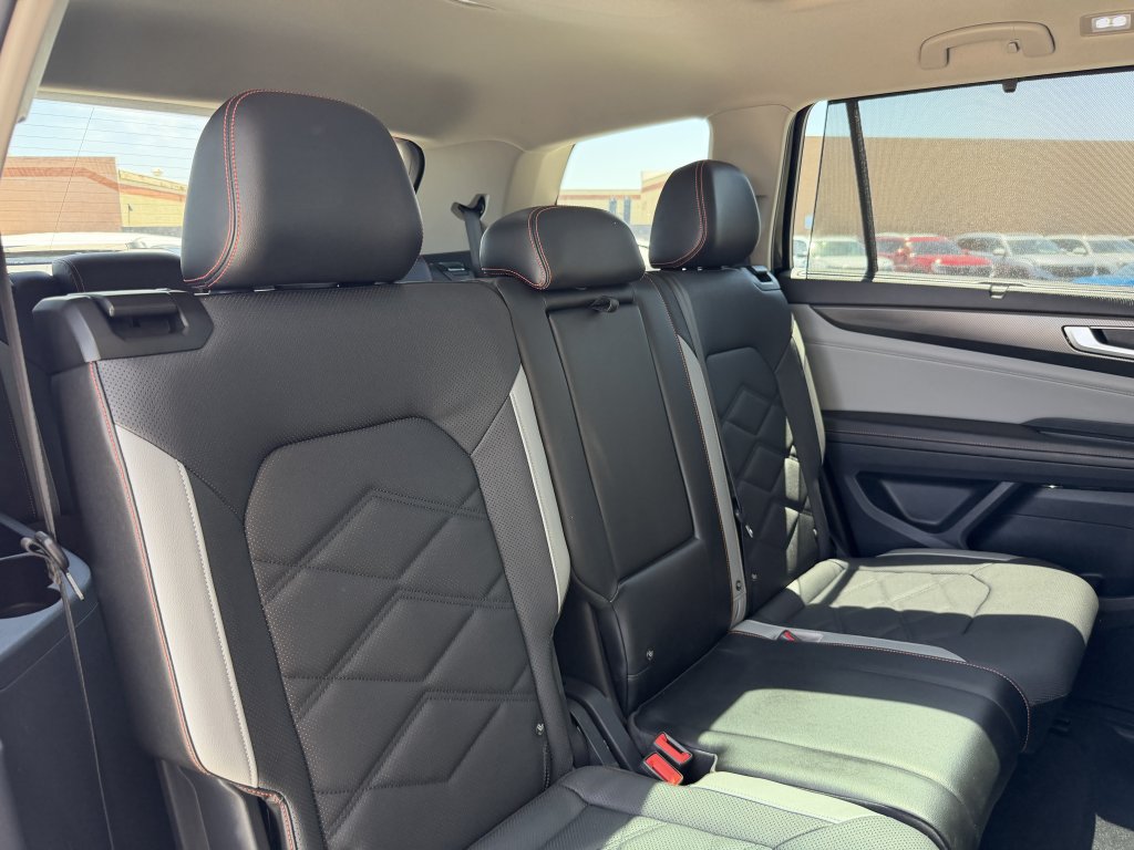 Used 2024 Volkswagen Atlas Peak Edition SEL AWD/4WD image 45
