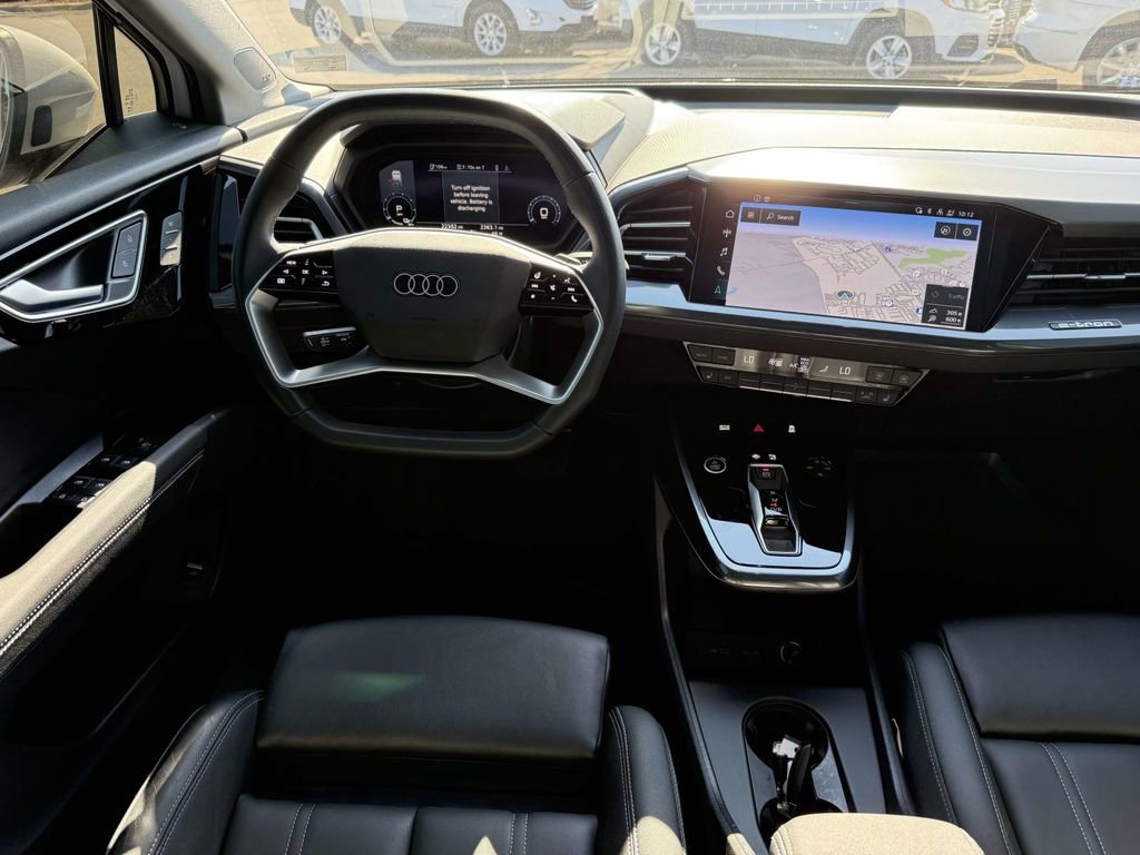 Used 2024 Audi Q4 e-tron Prestige image 8