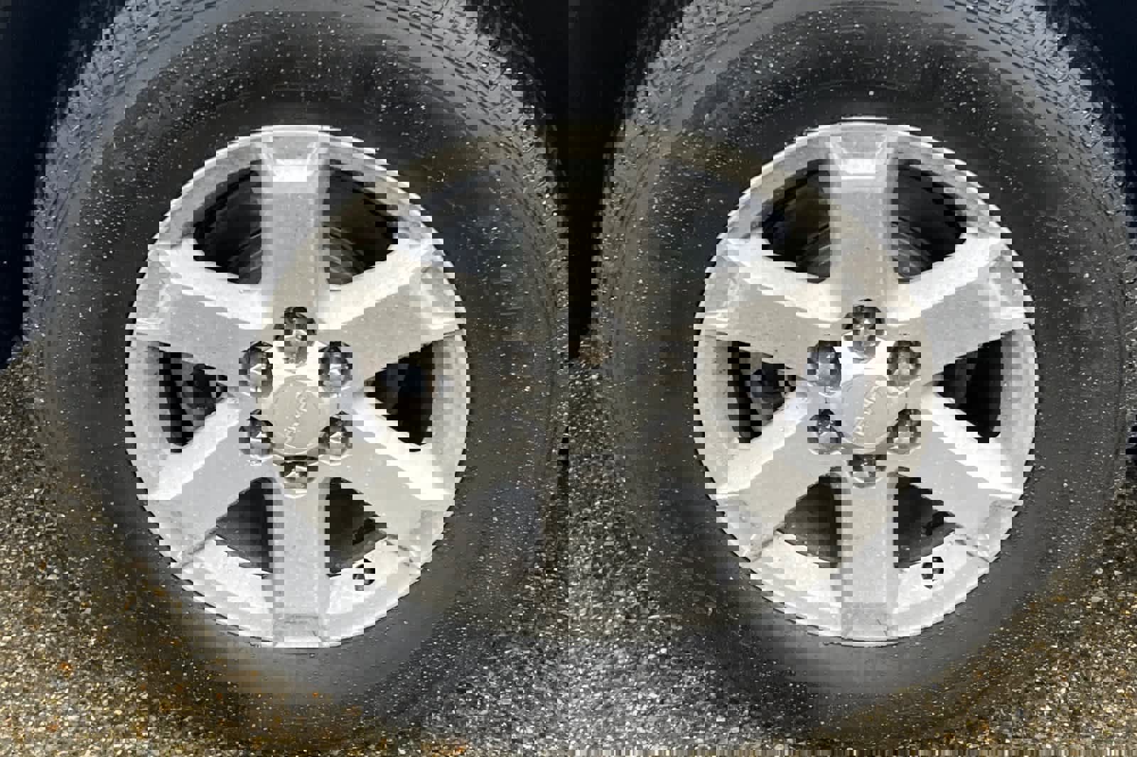 Used 2014 GMC Acadia SLE image 12