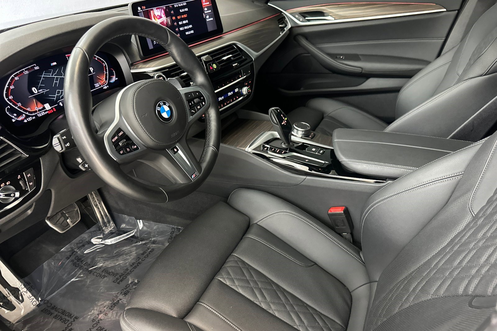 Used 2023 BMW 530i w/ M Sport Package image 4