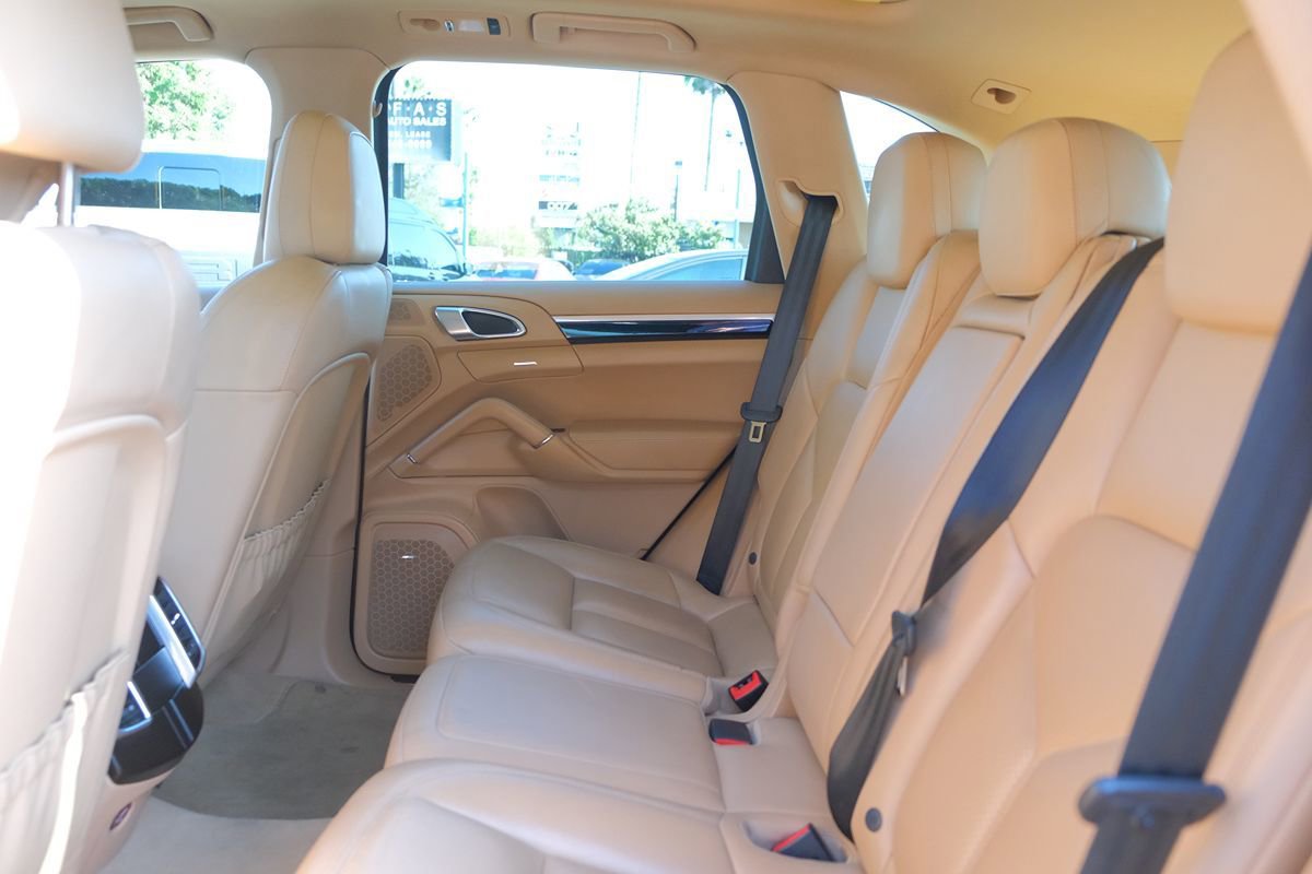 Used 2015 Porsche Cayenne S AWD/4WD image 37