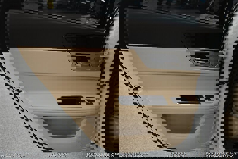 Used 2020 Jaguar XF Premium image 38