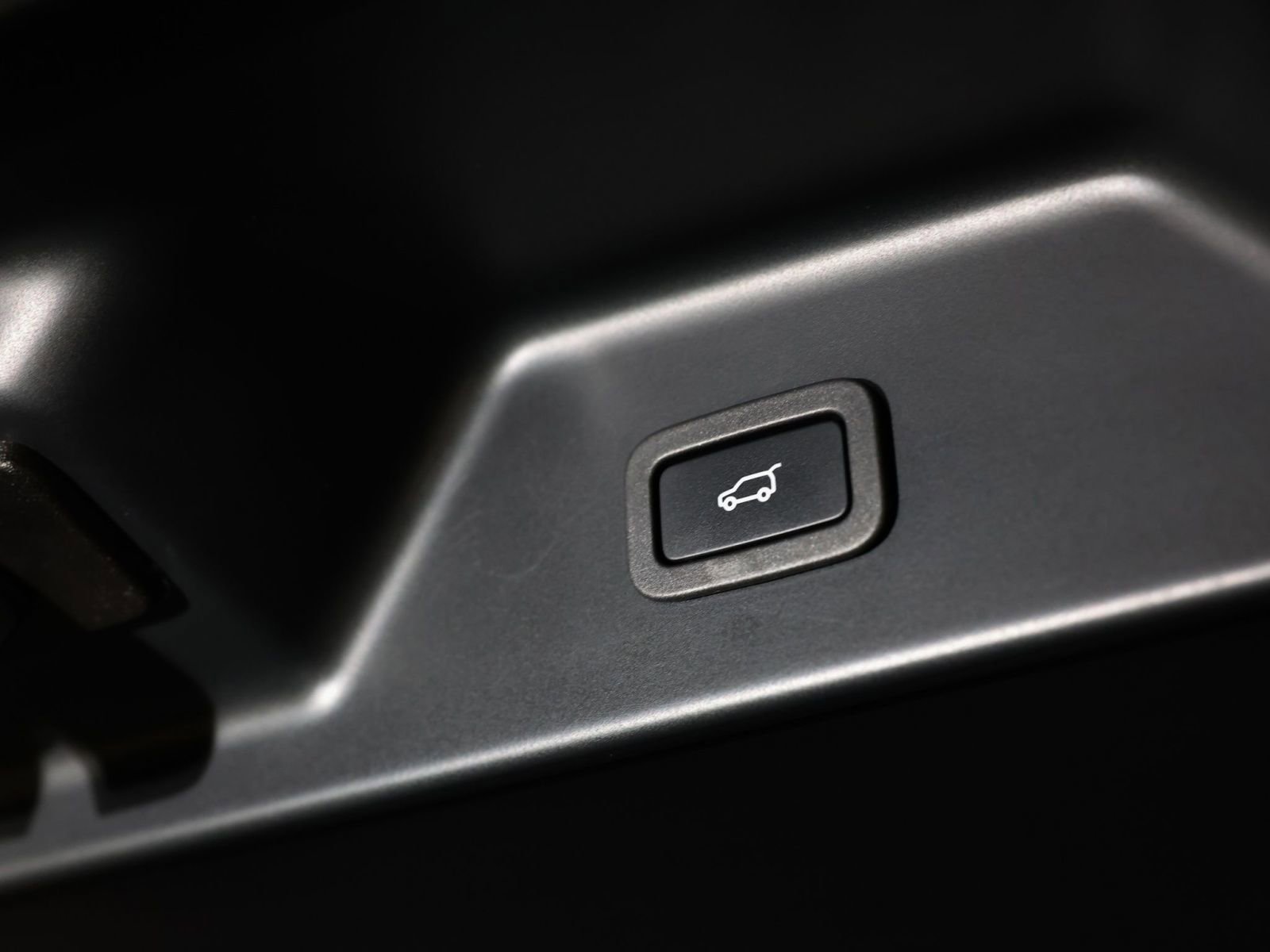 Used 2021 Land Rover Range Rover SV Autobiography Dynamic image 32