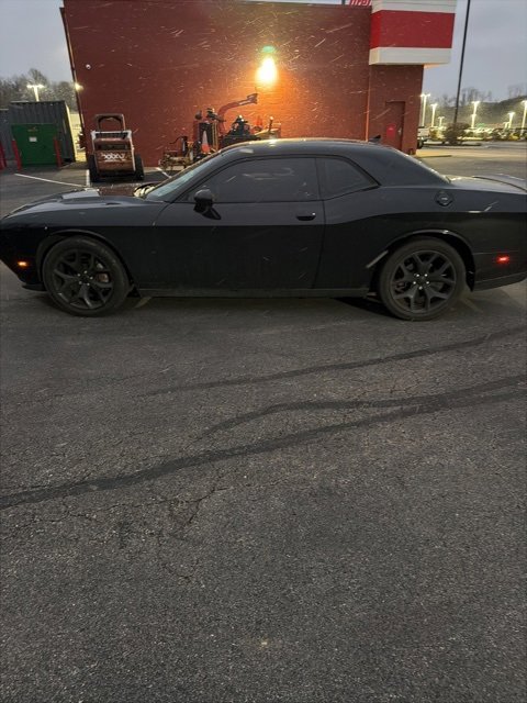Used 2015 Dodge Challenger SXT Plus image 5