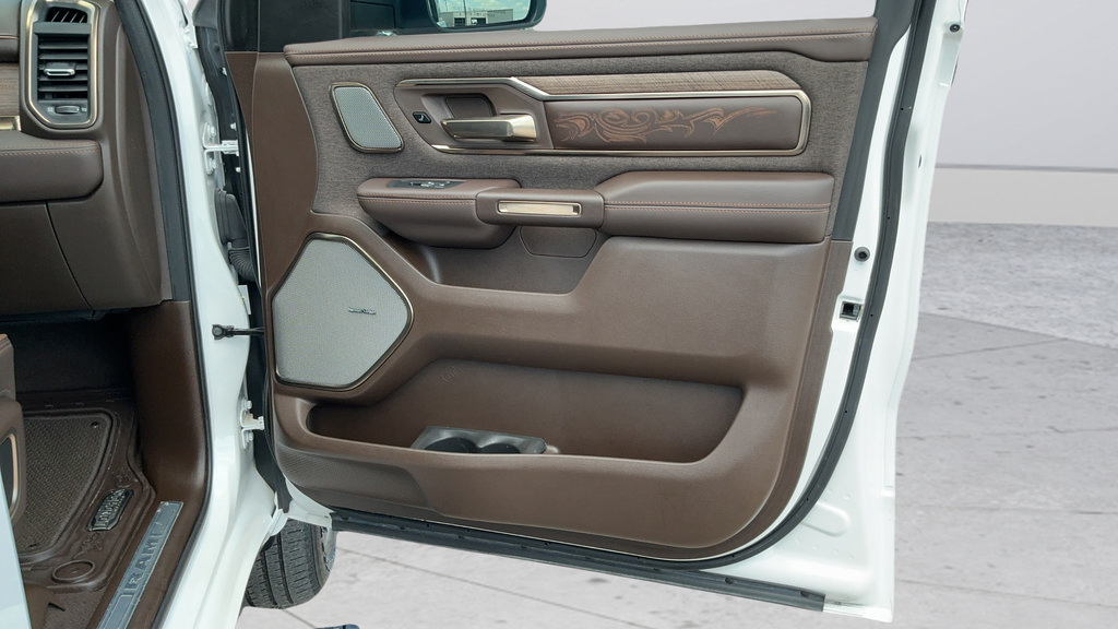 Used 2025 RAM 1500 Limited AWD/4WD image 23