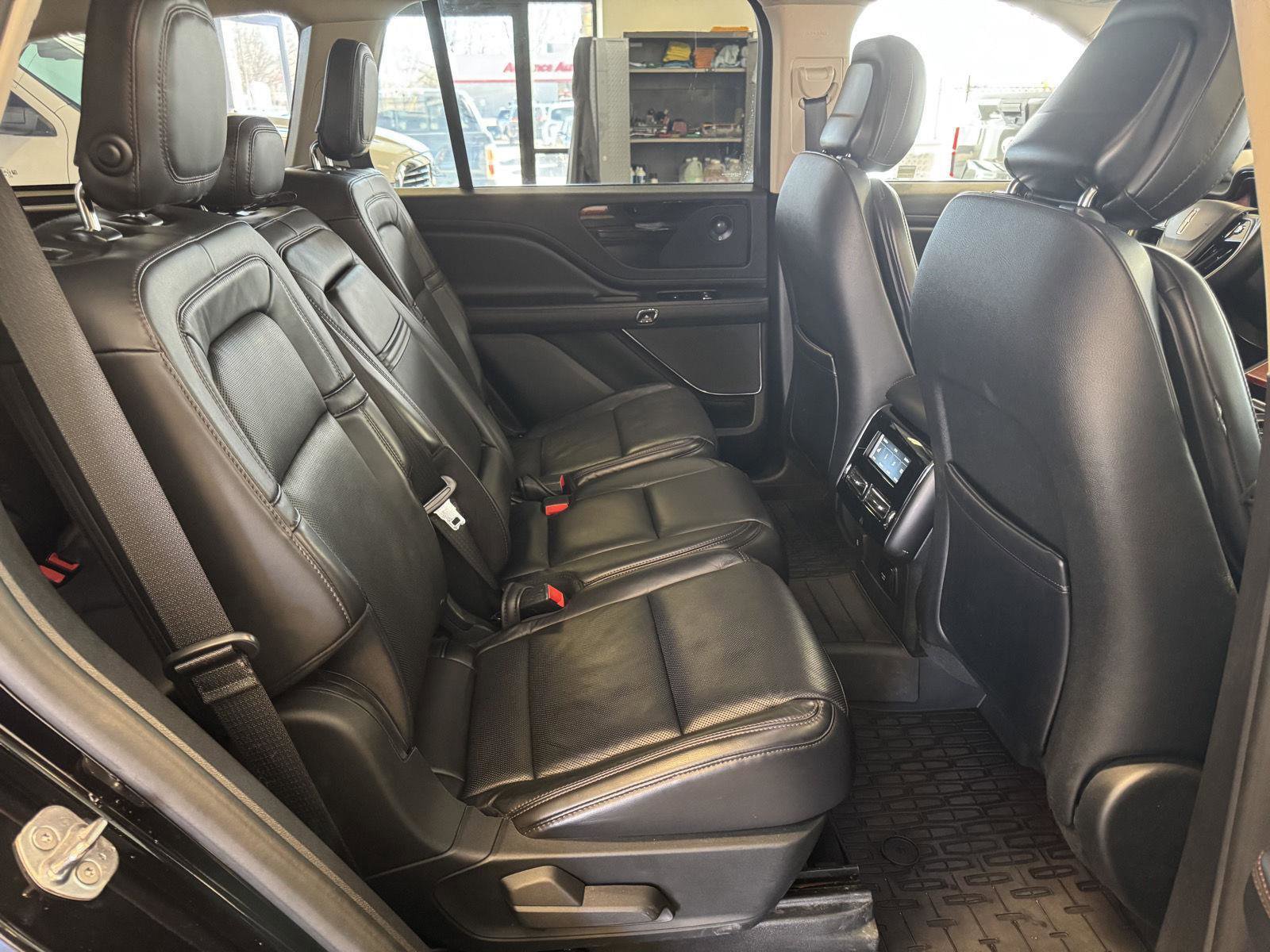 Used 2020 Lincoln Aviator Reserve w/ Equipment Group 201A image 29