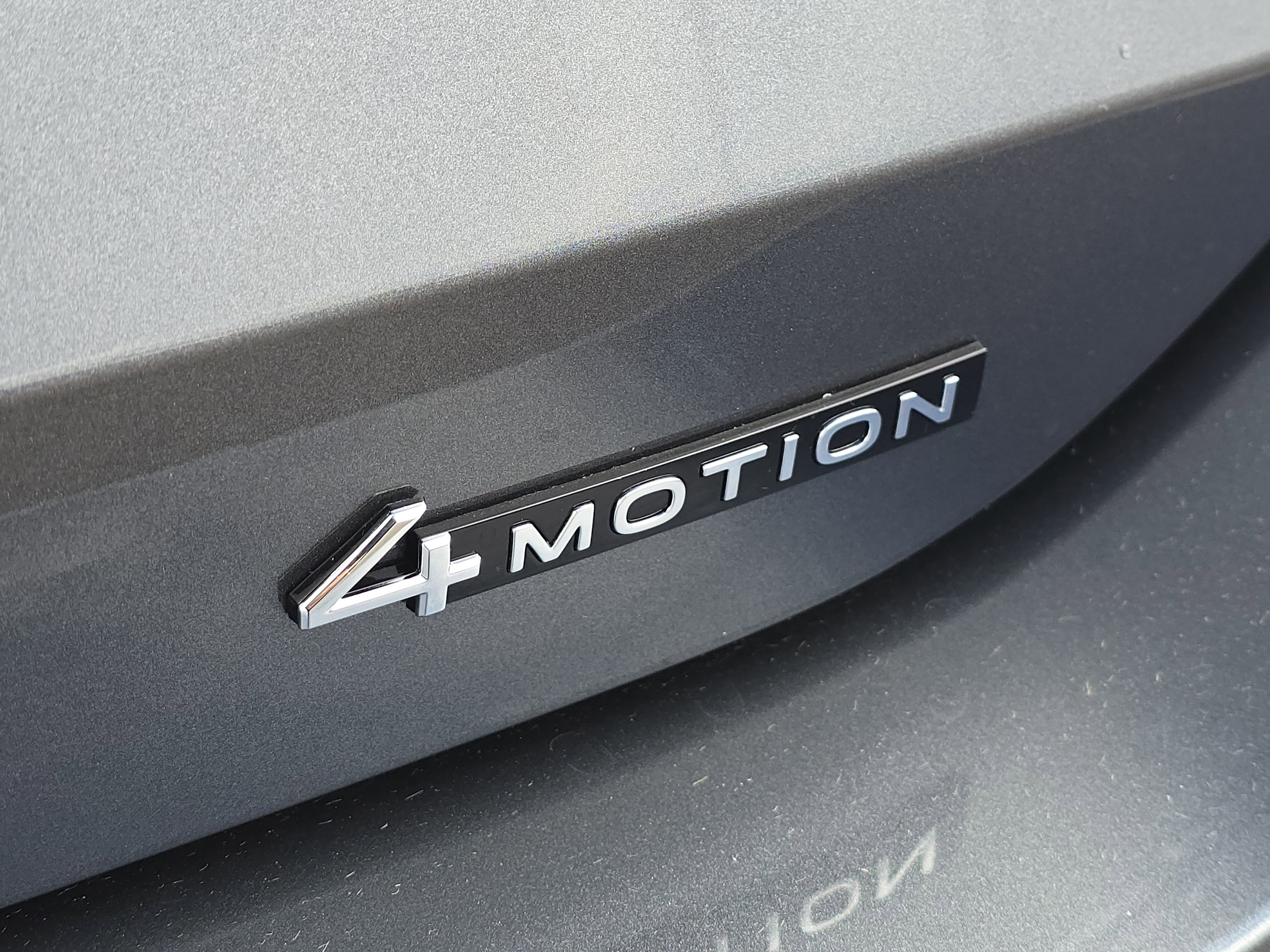 New 2025 Volkswagen Tiguan SE image 10