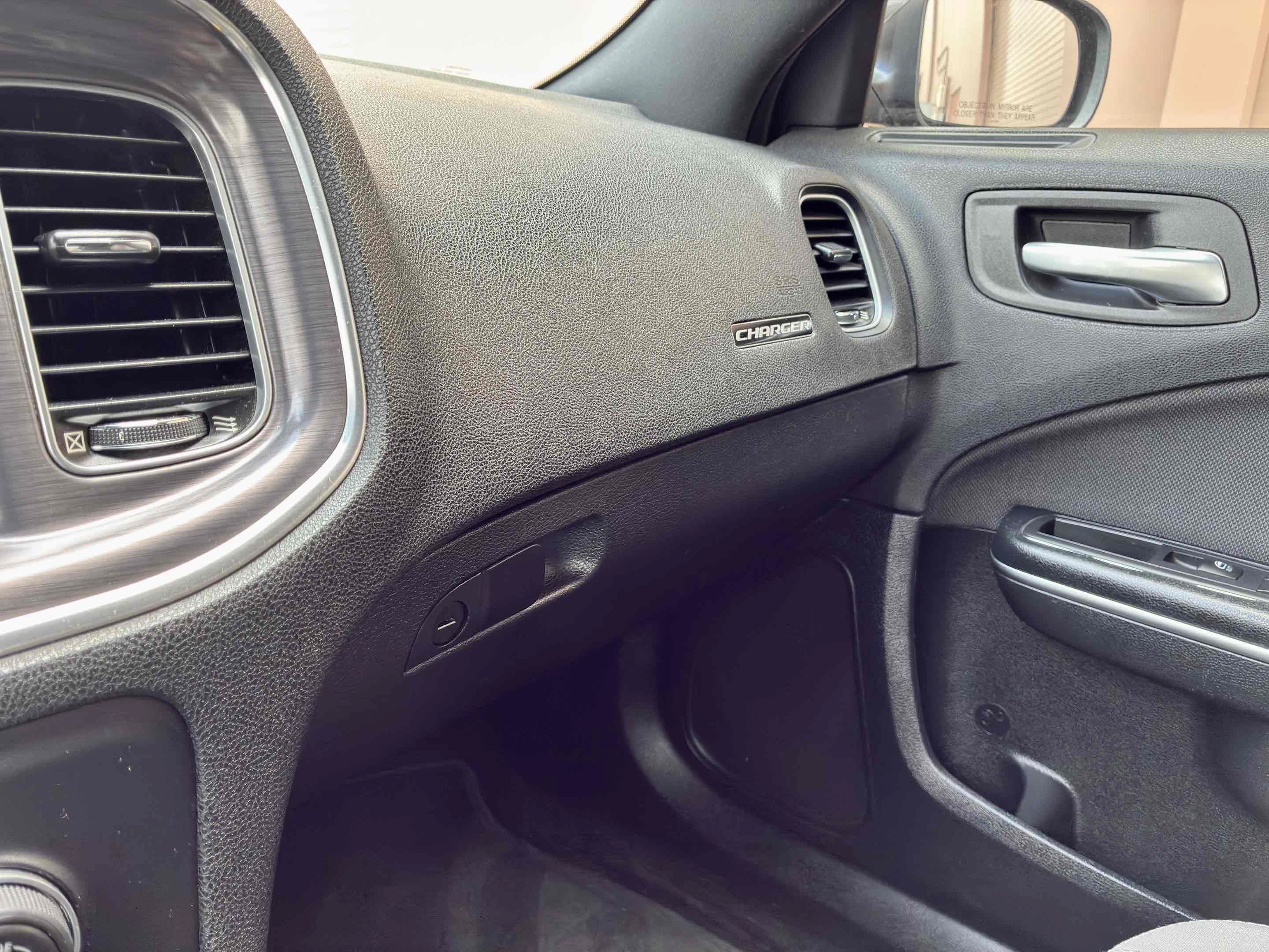 Used 2015 Dodge Charger SE RWD image 30