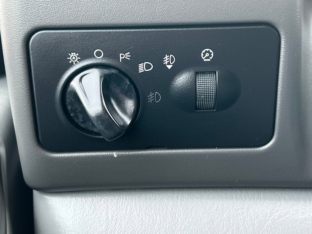 Used 2004 Ford F350 XLT image 24