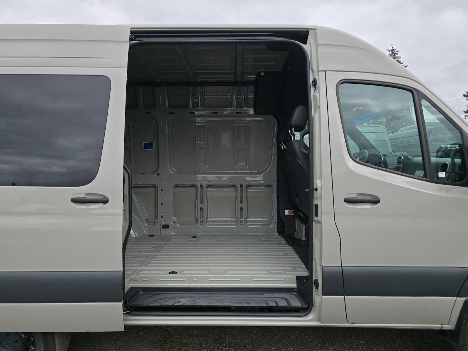 Used 2026 Mercedes-Benz Sprinter 2500 image 14
