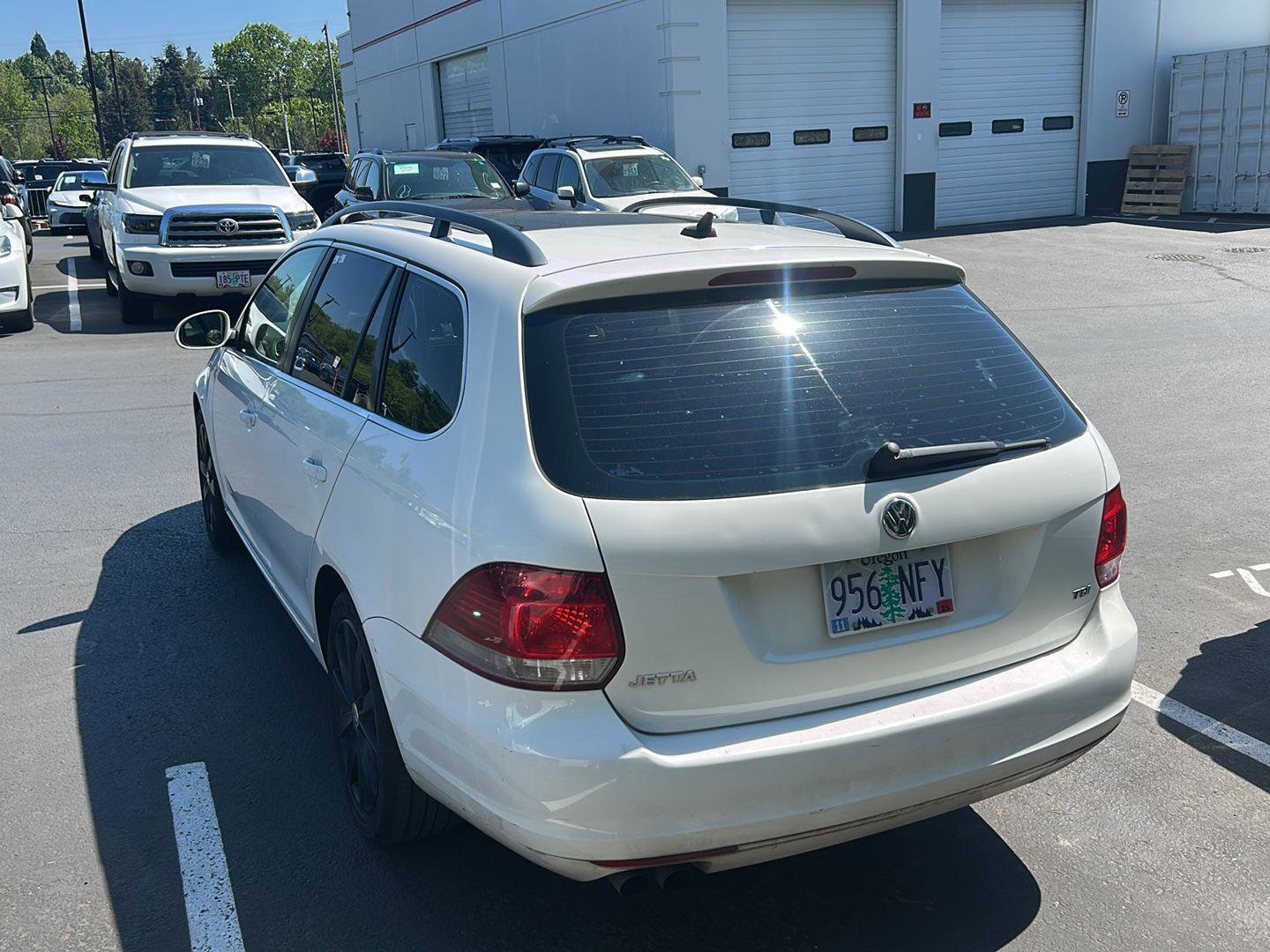 Used 2011 Volkswagen Jetta TDI FWD image 3