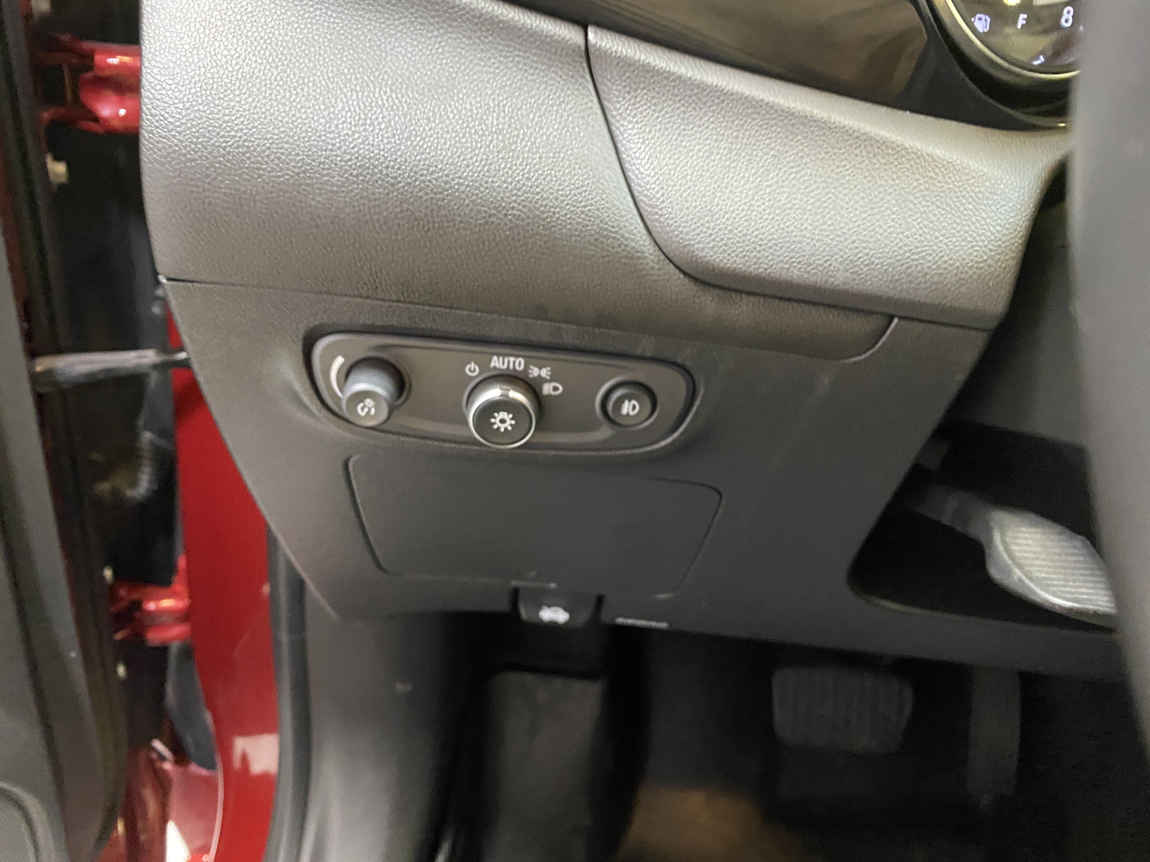 Used 2020 Buick Encore GX Select w/ Sport Touring Package image 33