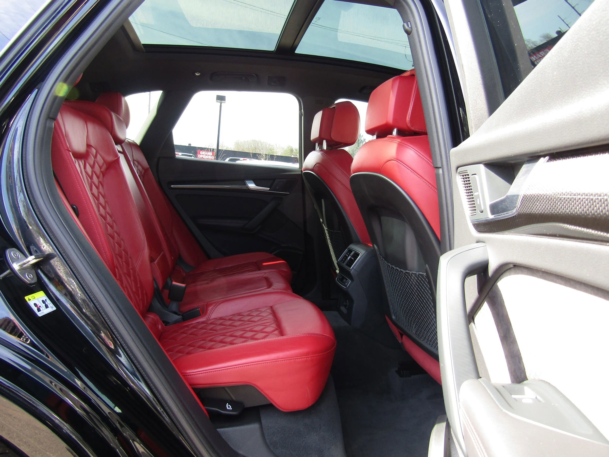 Used 2018 Audi SQ5 Premium Plus w/ S Sport Package image 16