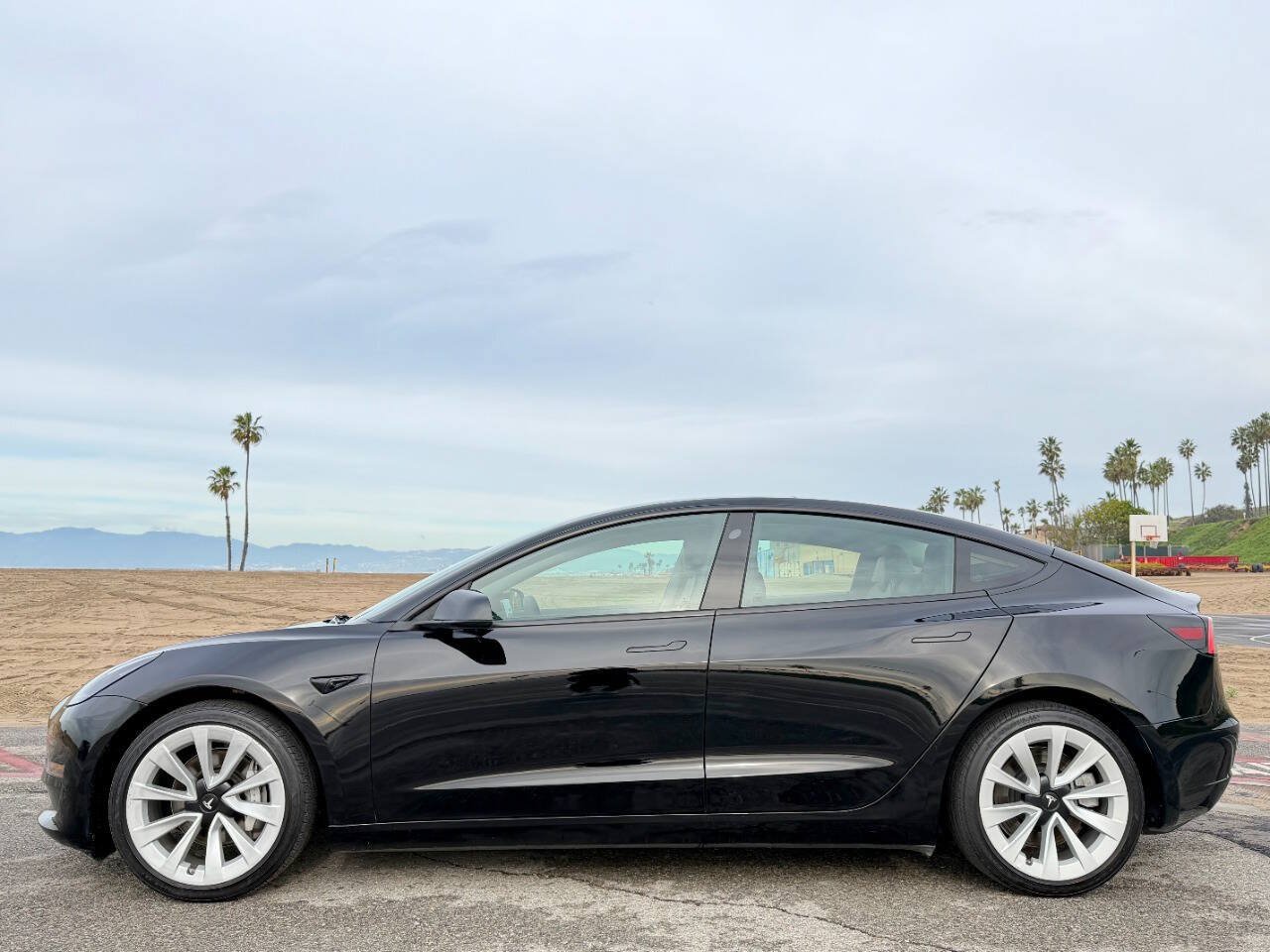 Used 2023 Tesla Model 3 Standard Range RWD image 2