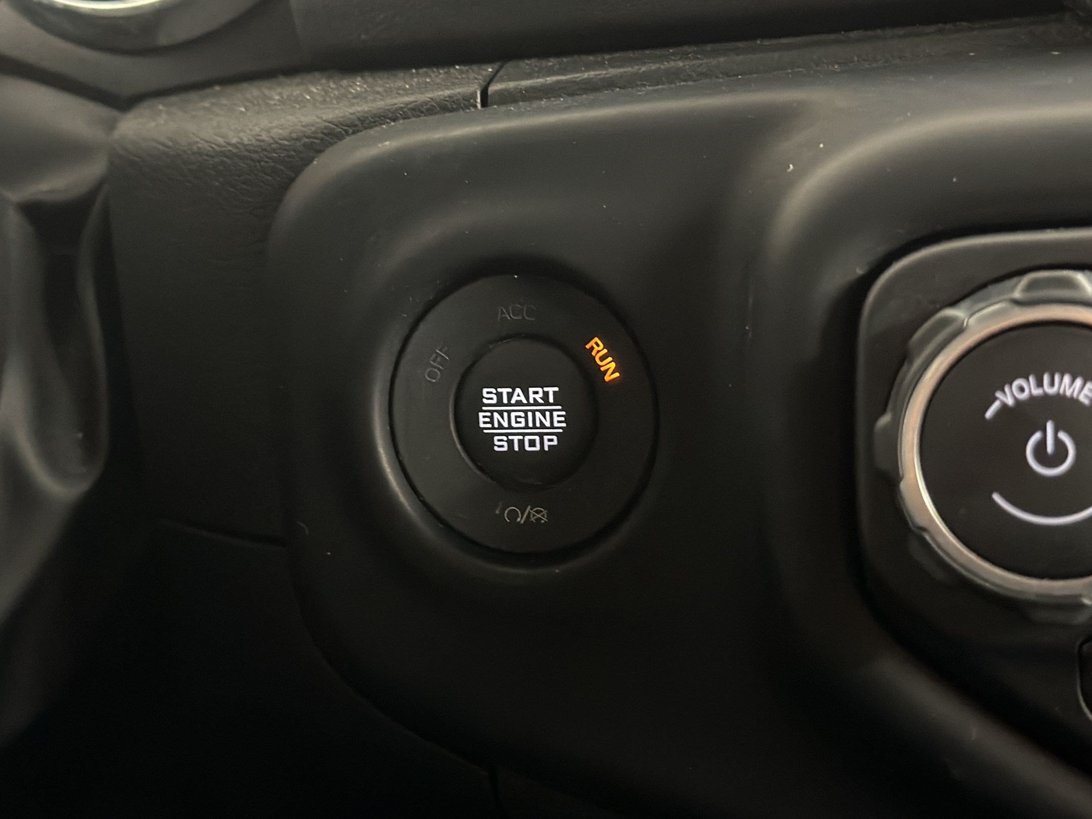 Used 2023 Jeep Wrangler Unlimited Sahara w/ Cold Weather Group AWD/4WD image 15