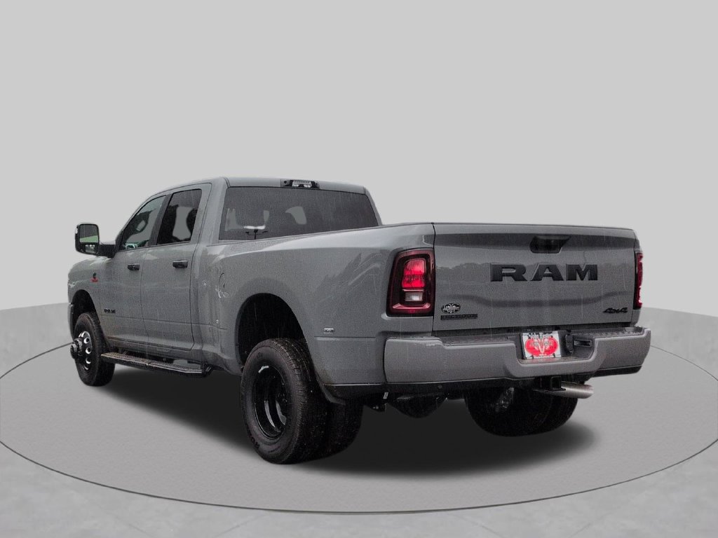New 2026 RAM 3500 Big Horn AWD/4WD image 5