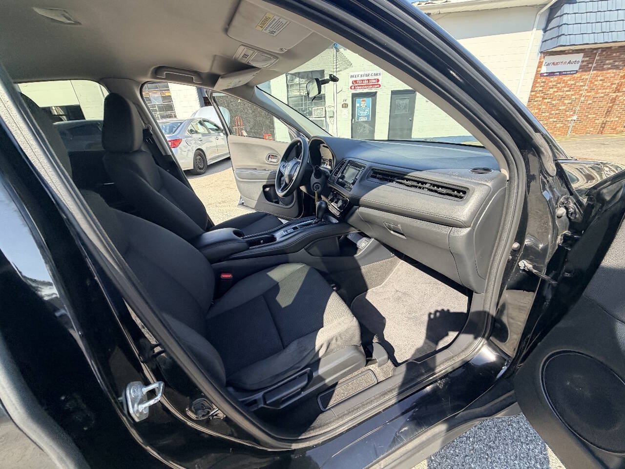 Used 2019 Honda HR-V LX image 61