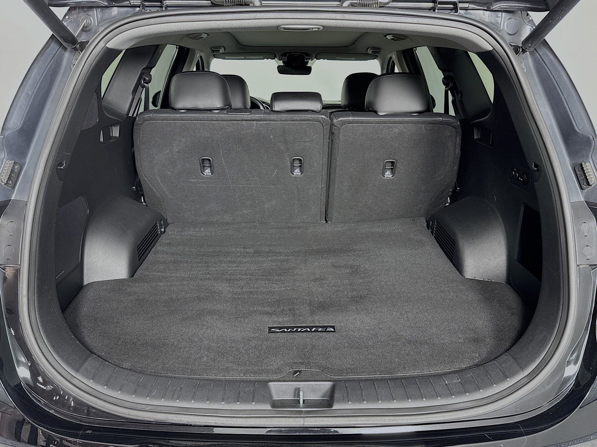 Used 2023 Hyundai Santa Fe Limited image 28