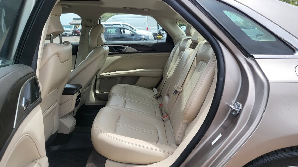 Used 2018 Lincoln MKZ Reserve w/ Climate Package FWD image 24