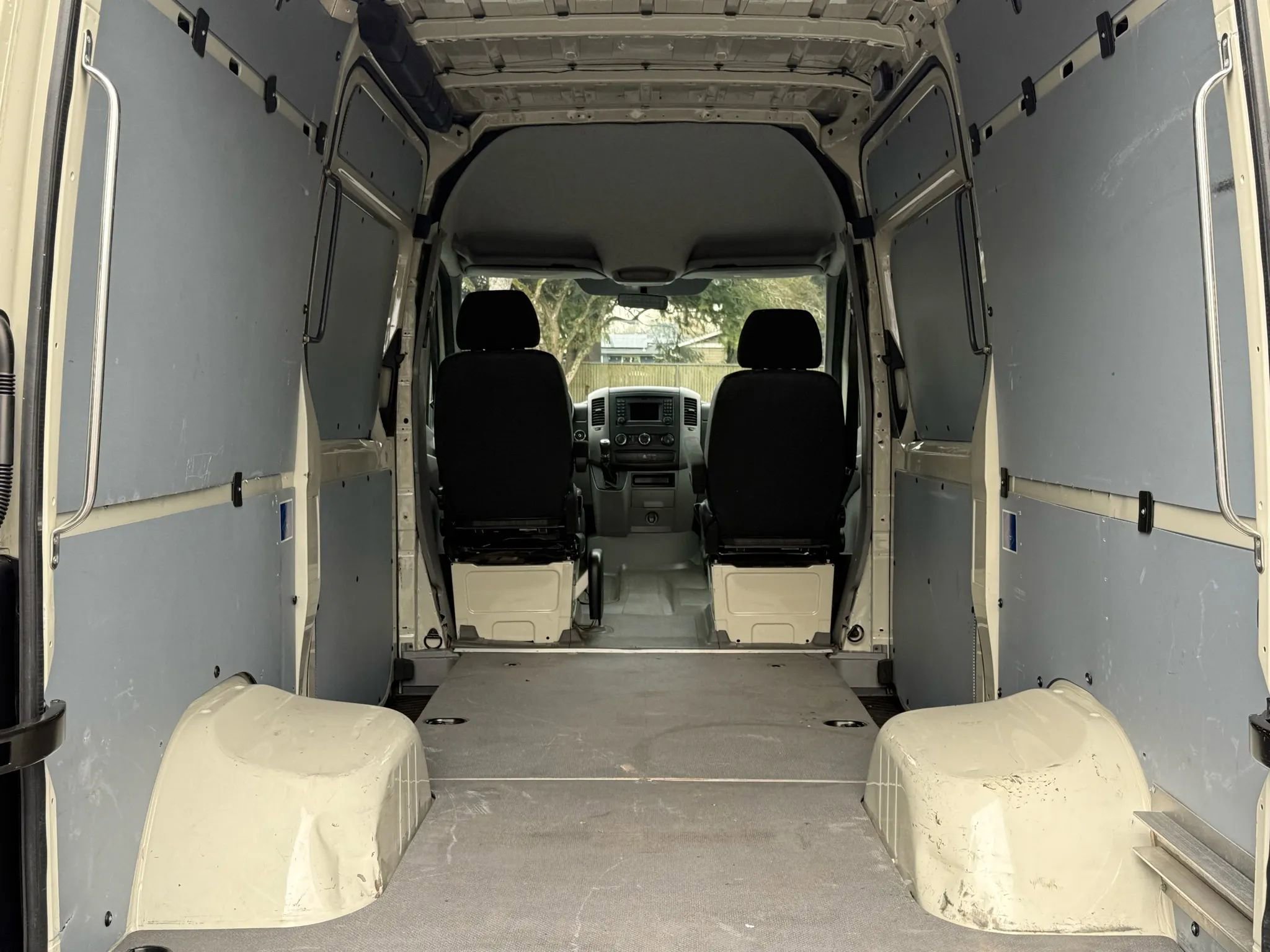 Used 2014 Mercedes-Benz Sprinter 3500 image 26