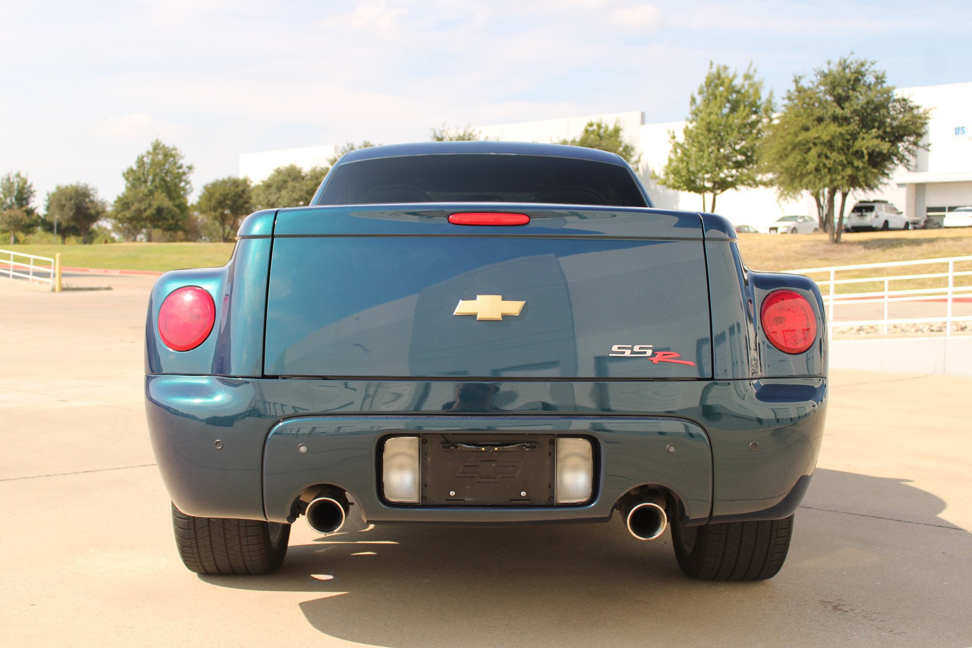 Used 2005 Chevrolet SSR w/ Preferred Equipment Group RWD image 12