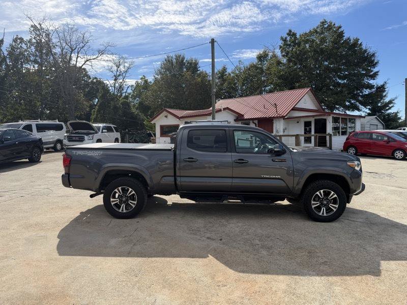 Used 2019 Toyota Tacoma TRD Sport w/ Technology Package AWD/4WD image 6