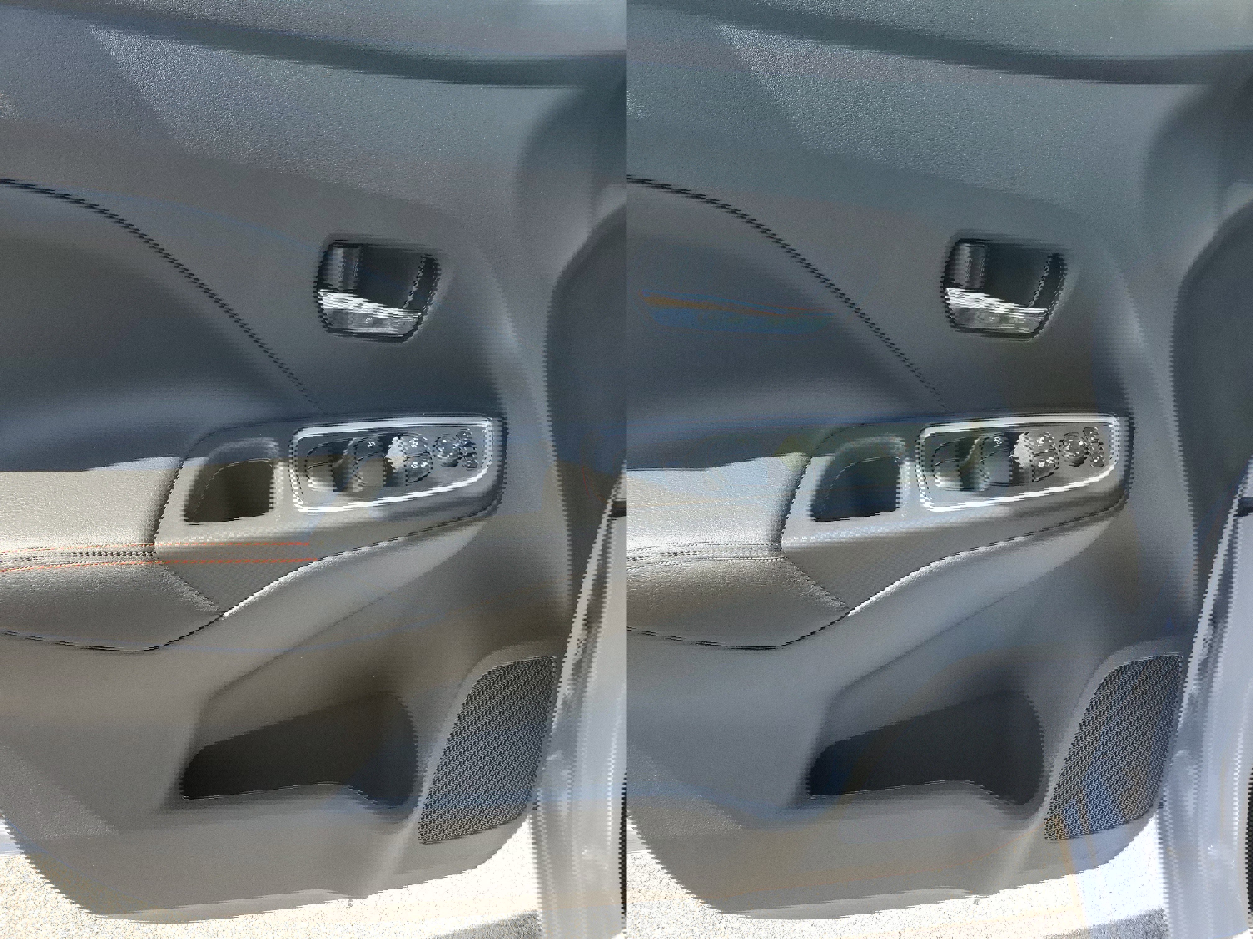 New 2025 Nissan Versa SR w/ Trunk Package image 18