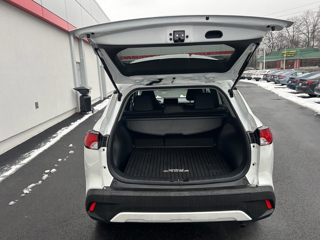 Used 2023 Toyota Corolla Cross LE image 11