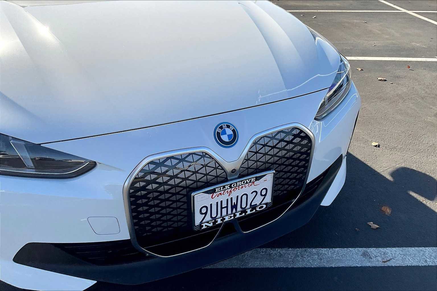 Used 2025 BMW i4 eDrive40 w/ Parking Assistance Package image 33