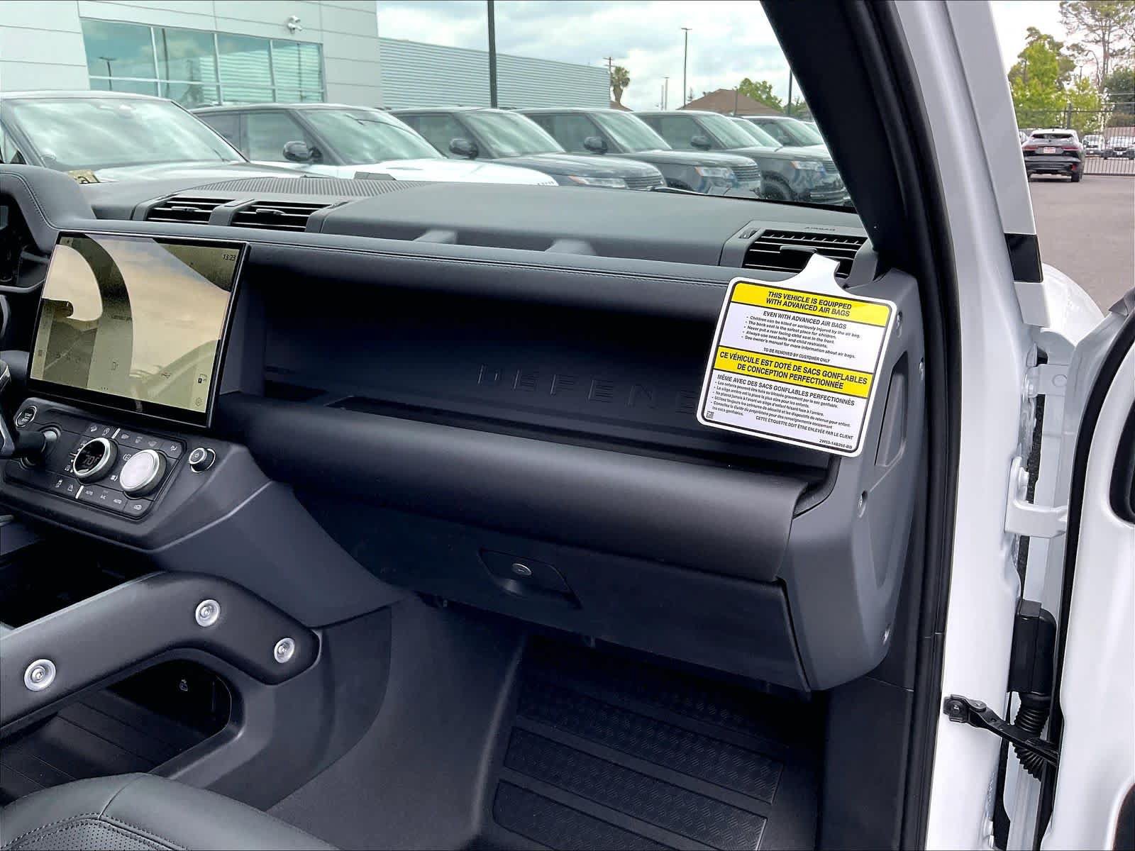New 2026 Land Rover Defender 110 X-Dynamic SE AWD/4WD image 28