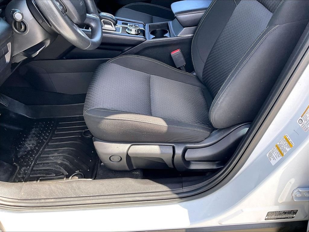 Used 2023 Mitsubishi Outlander ES AWD/4WD image 31