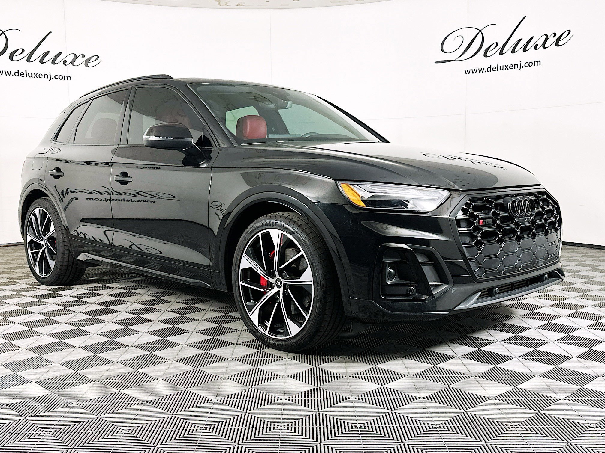 Used 2023 Audi SQ5 Premium Plus w/ Premium Plus Package image 1