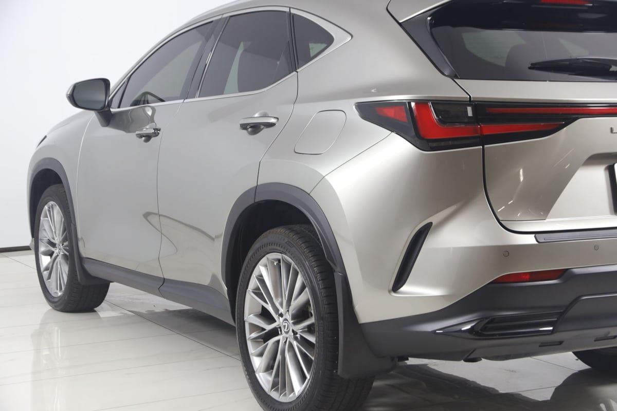 Used 2024 Lexus NX 350h AWD w/ Premium Package image 22