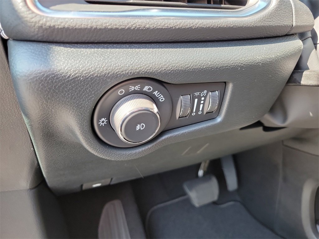 New 2026 Chrysler Pacifica Limited image 24