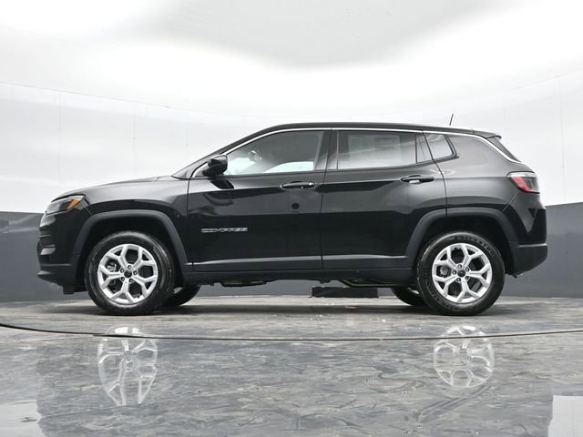 Used 2025 Jeep Compass Sport w/ Mopar Graphics Package AWD/4WD image 43