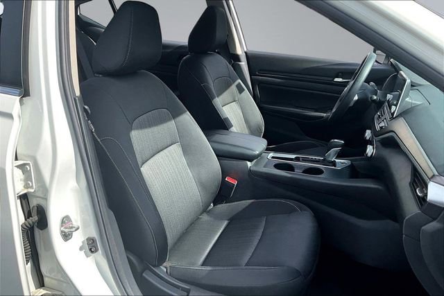 Used 2025 Nissan Altima 2.5 SV image 26