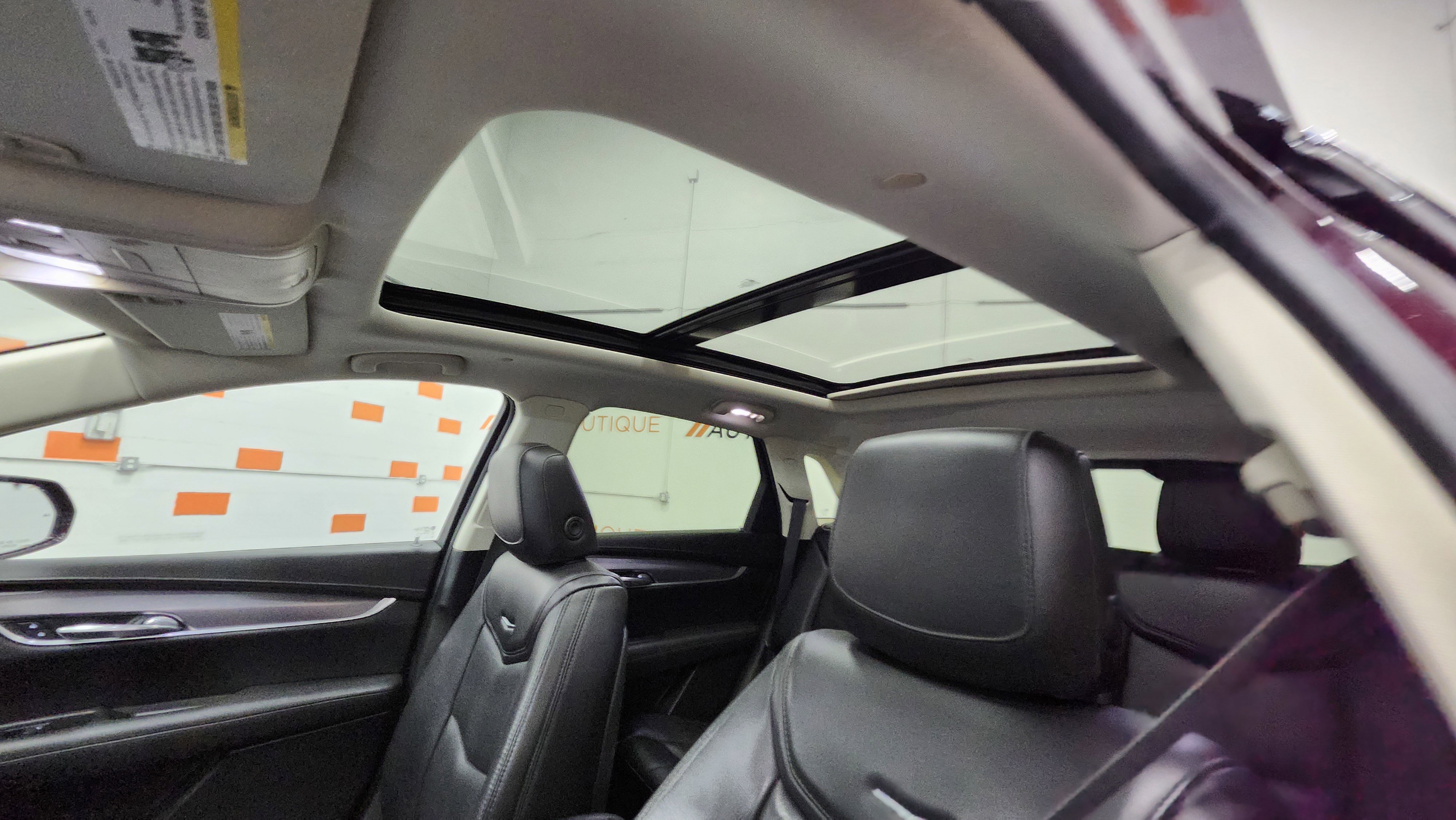 Used 2017 Cadillac XT5 Luxury image 2