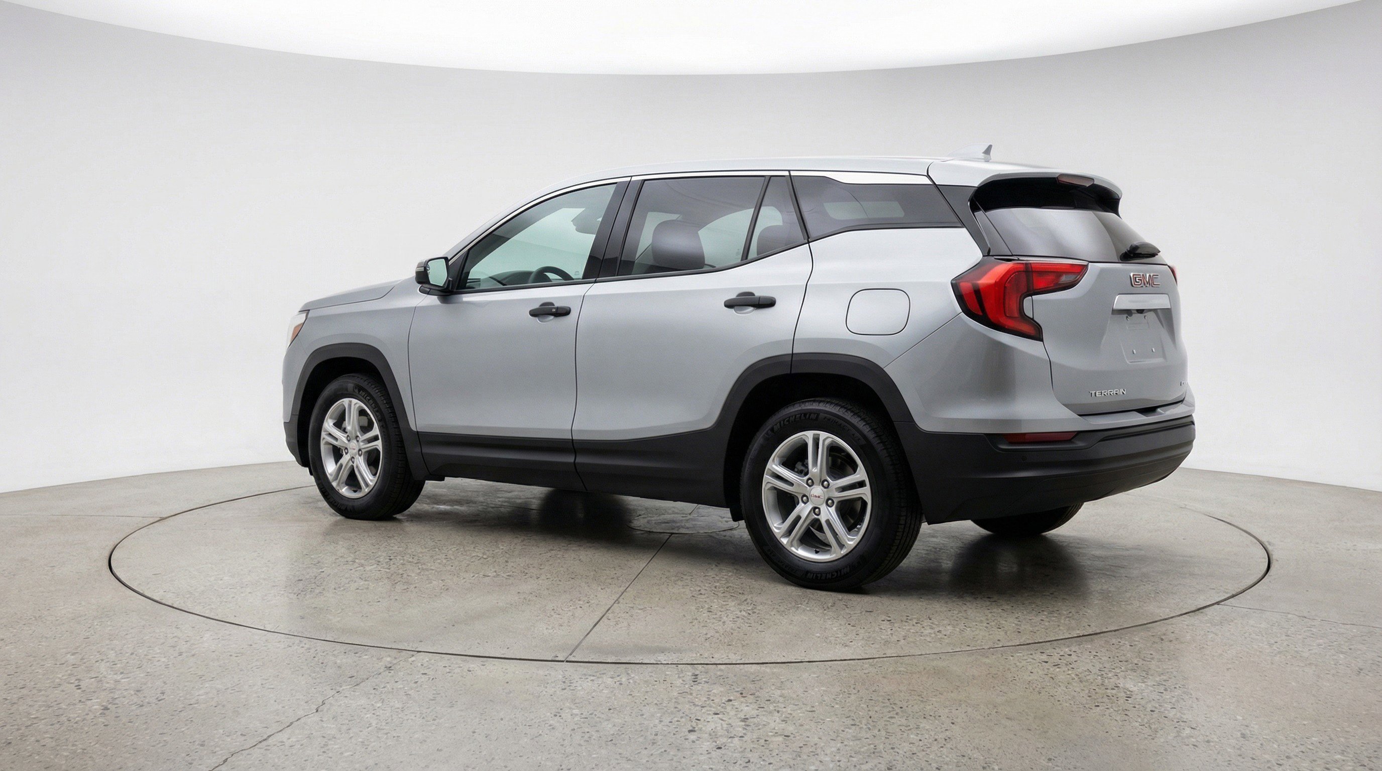 Used 2024 GMC Terrain SLE image 6