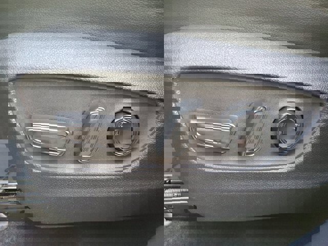 Used 2020 Toyota Highlander Limited image 14