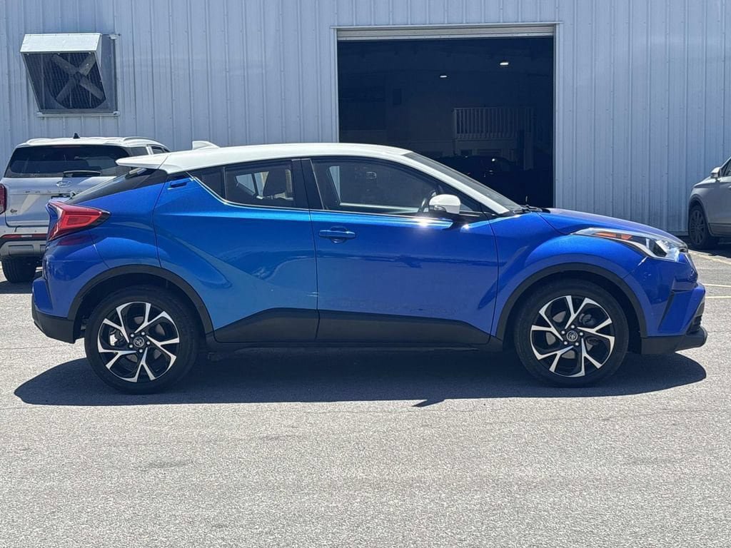Used 2019 Toyota C-HR XLE FWD image 6