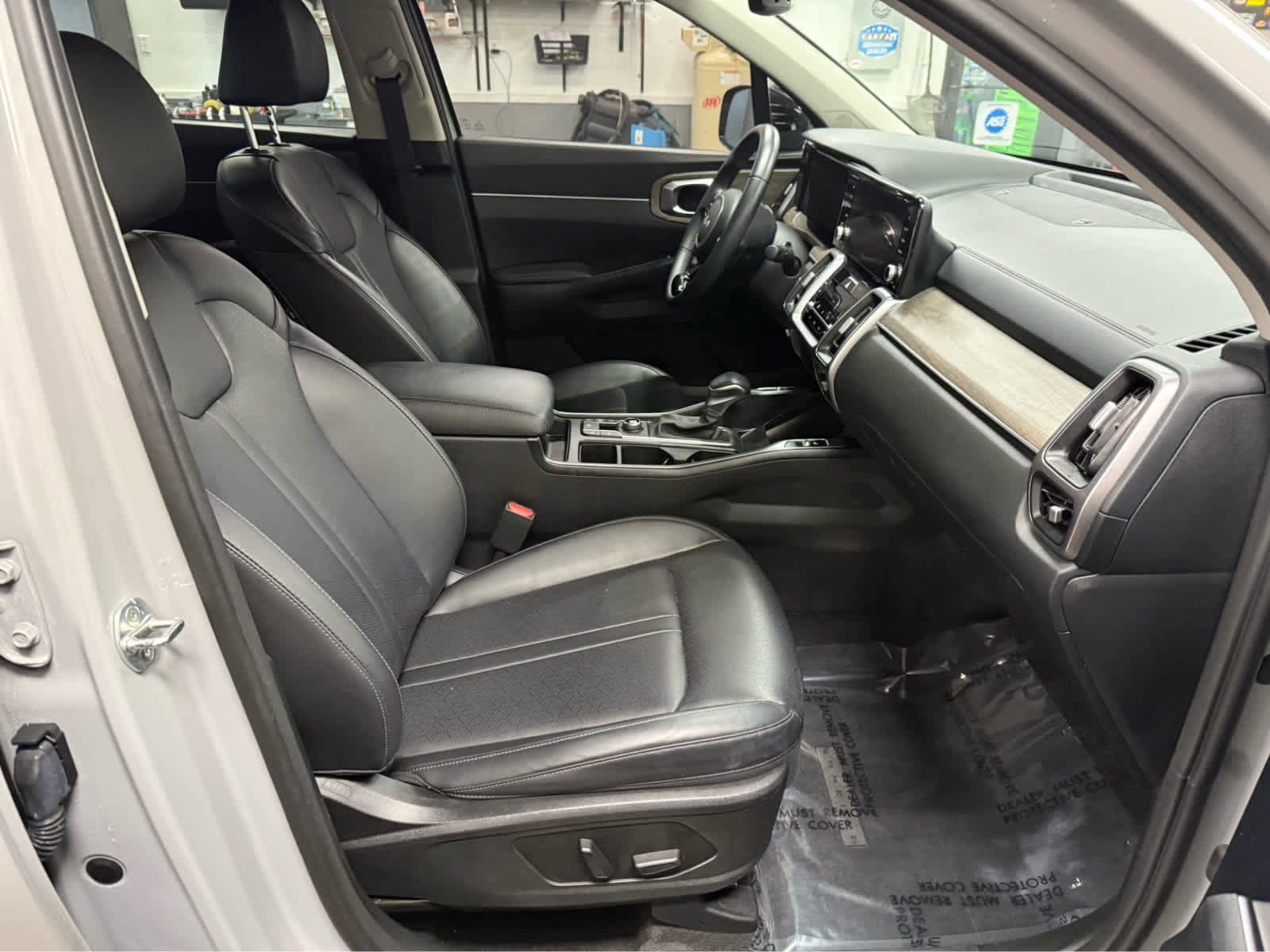 Used 2023 Kia Sorento X-Line EX AWD/4WD image 32