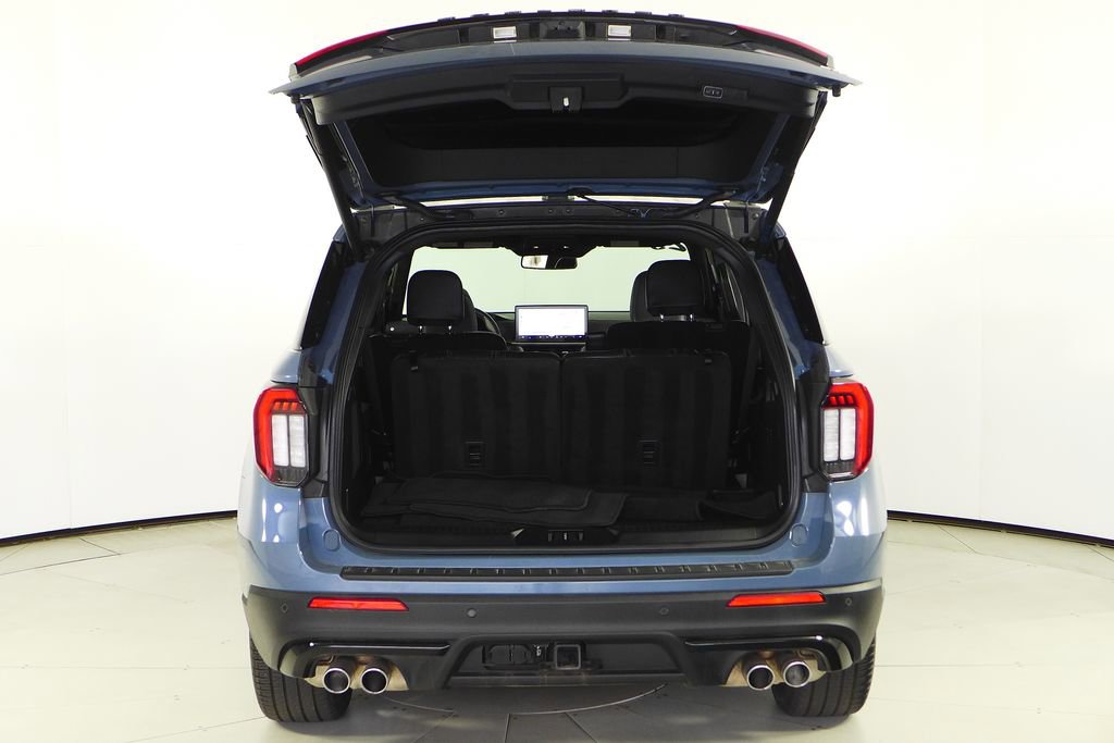 Used 2025 Ford Explorer ST AWD/4WD image 10