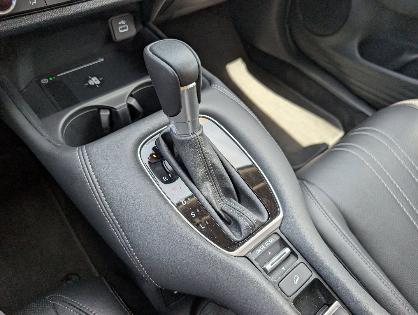 Used 2024 Honda HR-V EX-L image 17