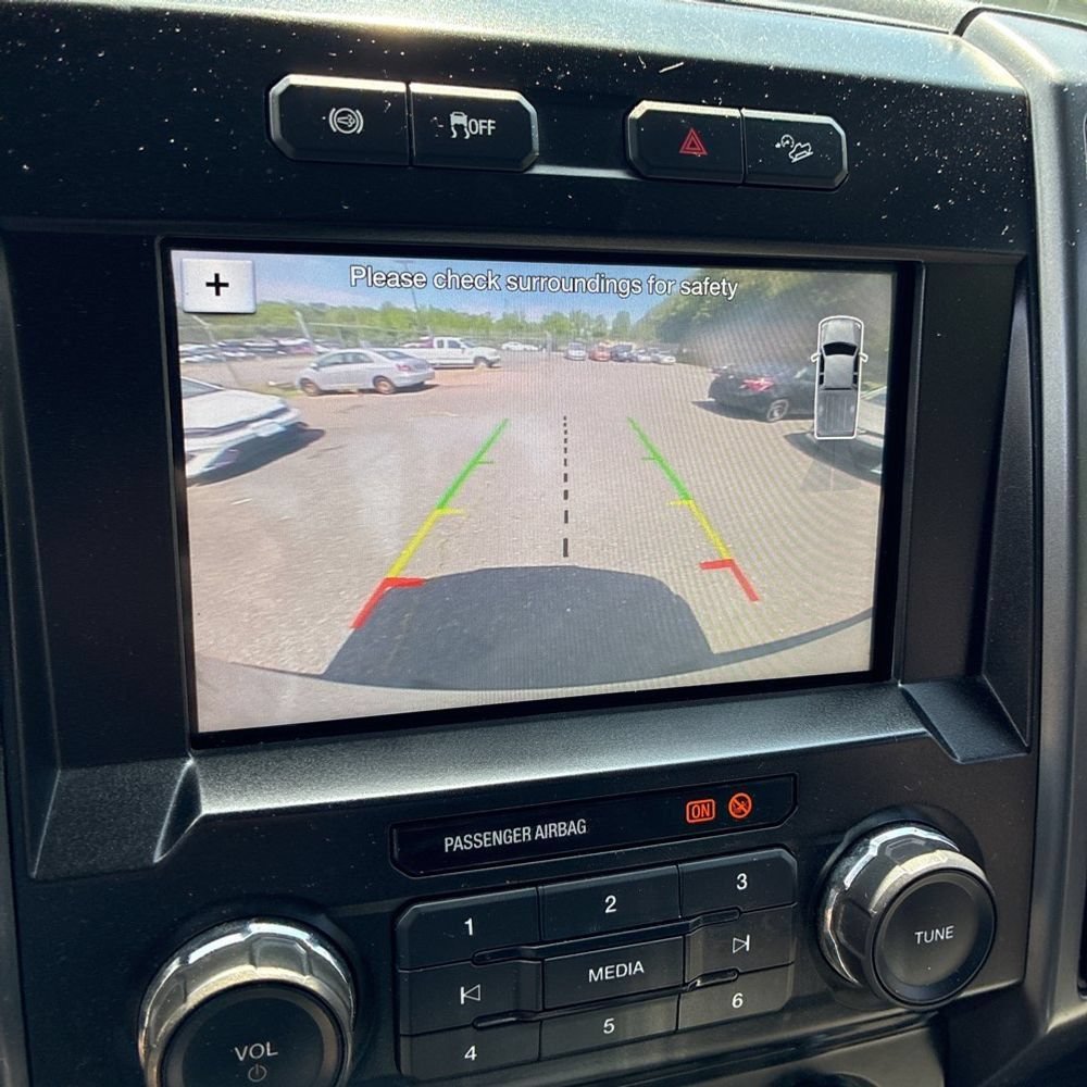 Used 2017 Ford F250 XLT w/ XLT Premium Package AWD/4WD image 9