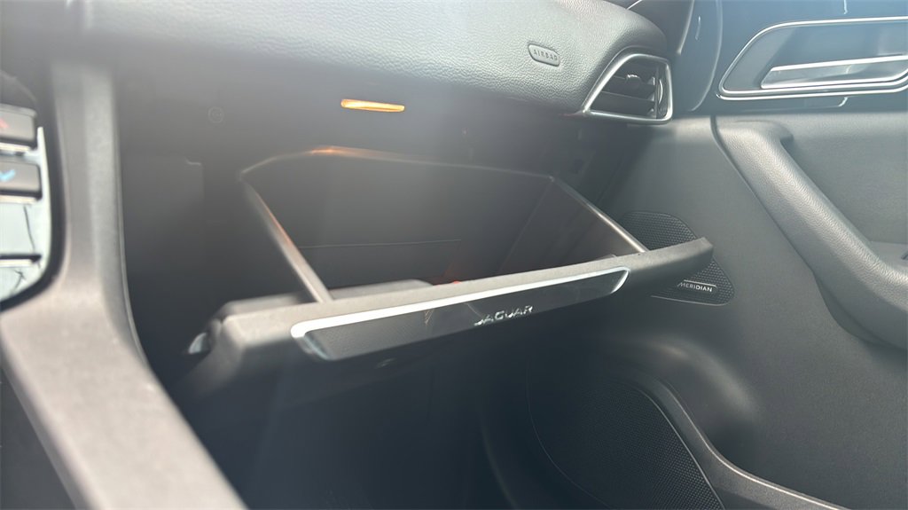 Used 2018 Jaguar F-PACE Prestige image 30