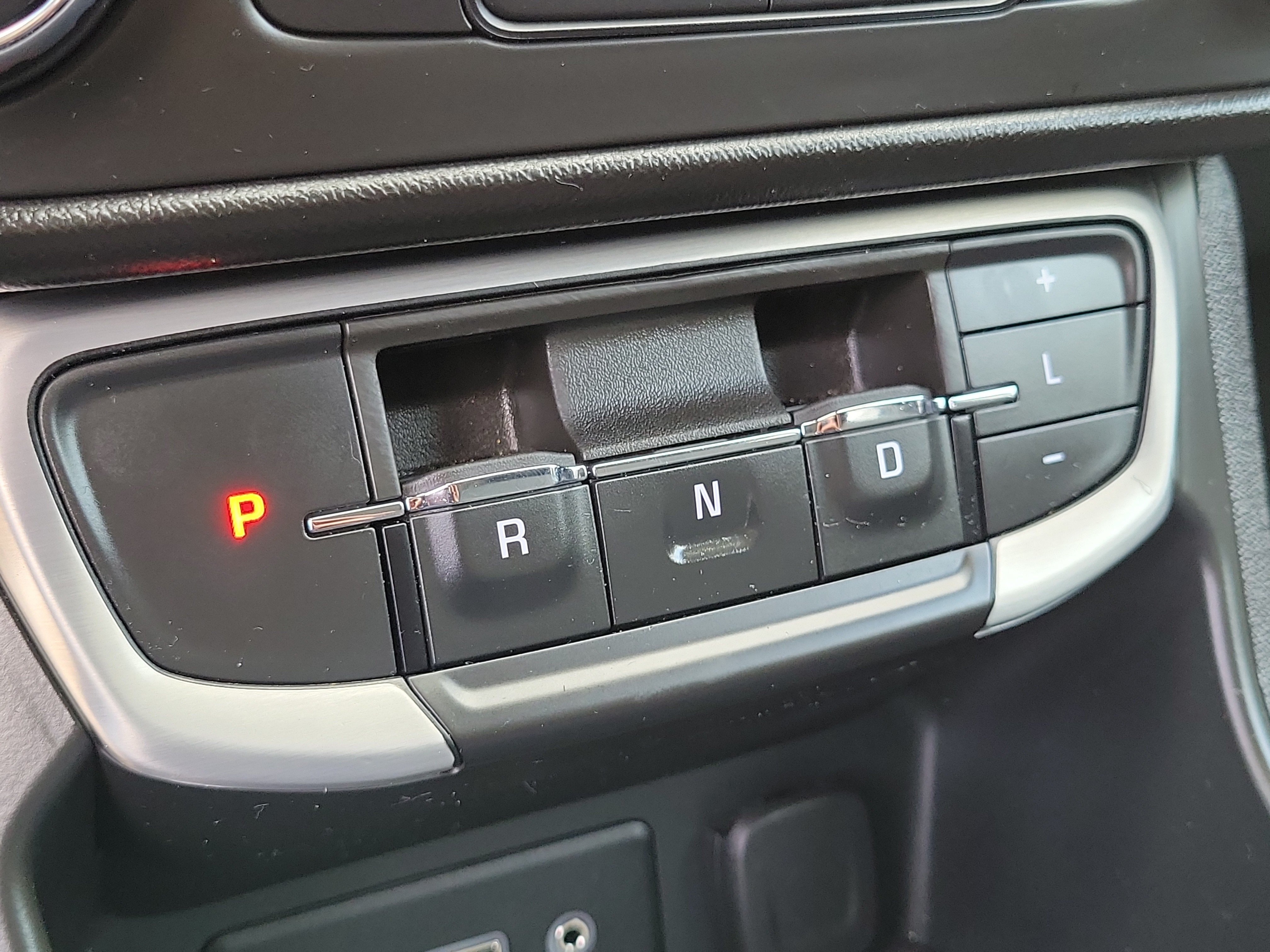 Used 2023 GMC Terrain SLE w/ Elevation Edition FWD image 25