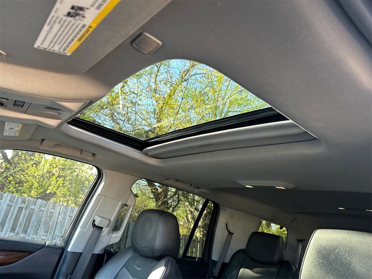 Used 2019 Cadillac Escalade Luxury w/ Escalade Sport Edition AWD/4WD image 22